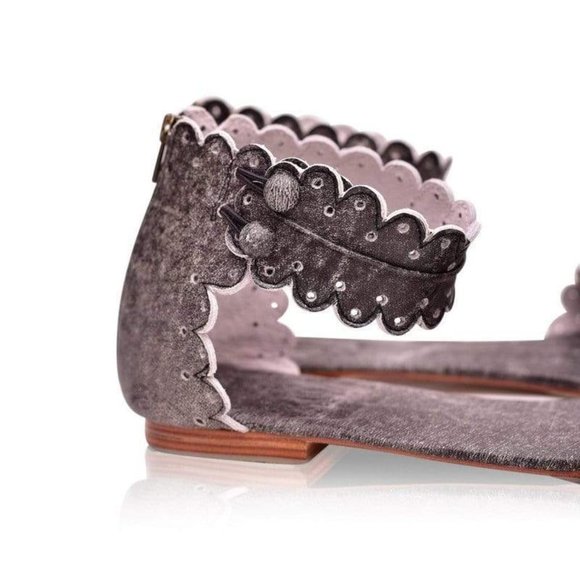 Elegant Gray Scalloped Women's Sandals - Picture 6 of 14